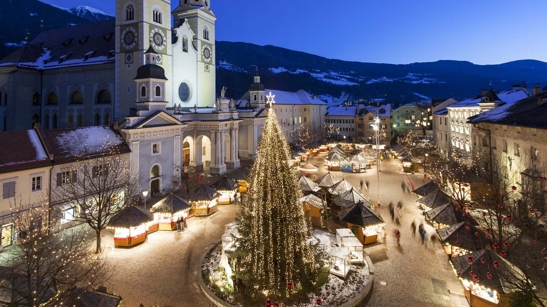 Weihnachtsmarkt Brixen: ein stimmungsvolles Erlebnis Weihnachtsmarkt Brixen: ein stimmungsvolles Erlebnis